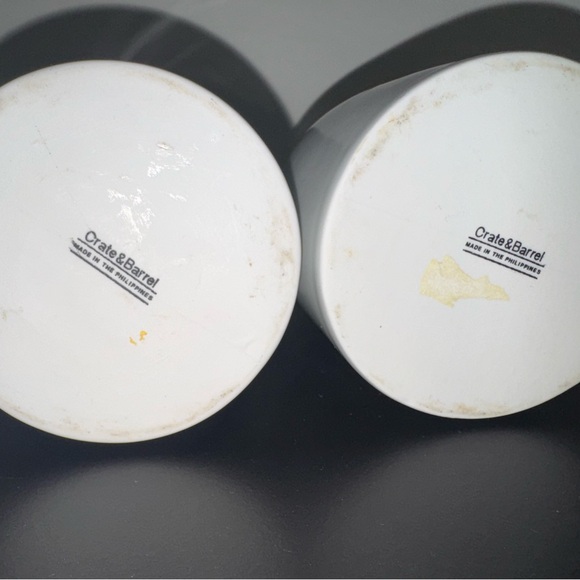Crate and Barrel porcelain Oil & Vinegar Set  white - Picture 4 of 4